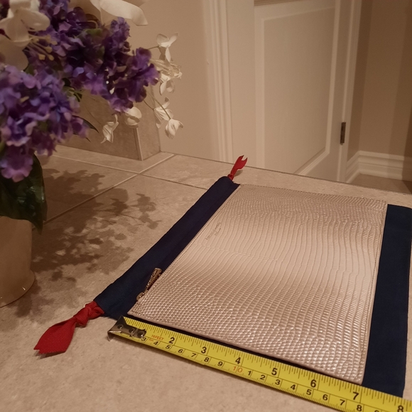 Aspinal of London Large Essential Flat Pouch - Picture 9 of 16